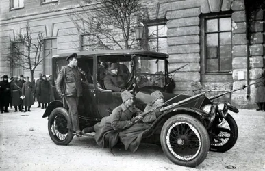 Revolutionary militia, St Petersburg, 1917